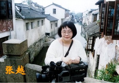 ​央视胖主持张越：提携韩红，一度靠追债生活，57岁未婚让人心疼