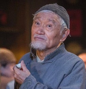 ​著名演员牛犇妻子逝世后，儿子把他送敬老院，如今89岁过的怎样