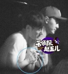 ​丁一是谁？李易峰喊他师兄，老婆是京城四美！