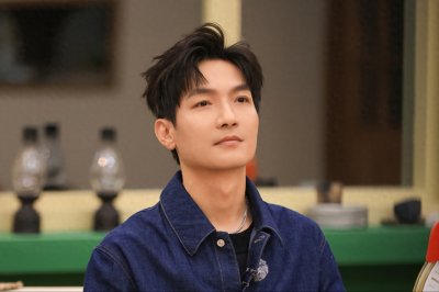 ​陈楚生：封杀十几年，背负200多亿违约金，复出后实力依旧在线！