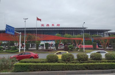 ​宜昌荆州南下的火车，在湖北省内走向呈倒V字型的背后原因解读