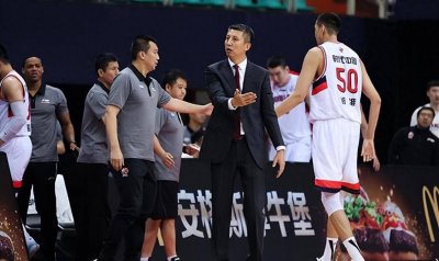 ​男篮传奇郭士强：历经磨难，因篮球与妻子离婚，再婚后幸福美满！