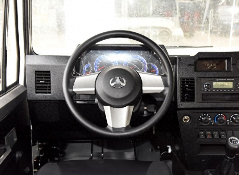 6万元很爷们的”战旗“外观硬朗霸气，是男人首选座驾！