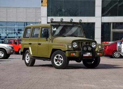 ​6万元很爷们的”战旗“外观硬朗霸气，是男人首选座驾！