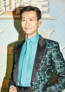 ​香港十大影视巨星！1.成龙——70岁，香港人。2.周星驰——