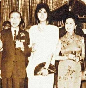 ​她是不懂经营的阔太，杜鹃默默无闻，丈夫离开，她们如何力挽狂澜