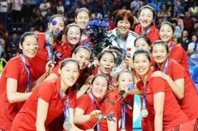 ​女排副攻徐云丽：妈妈洋漂7年还债，退役后变成了郎平得力助手