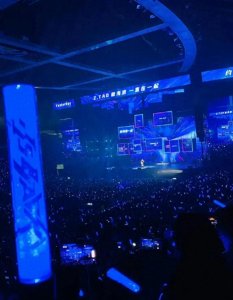 ​黄子韬演唱会狂降价！原价2368内场票仅需262元，抓紧机会抢购！