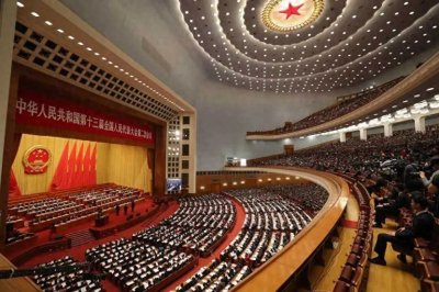 ​“两会”的英语翻译为“two meetings”，老外表示太中式了！