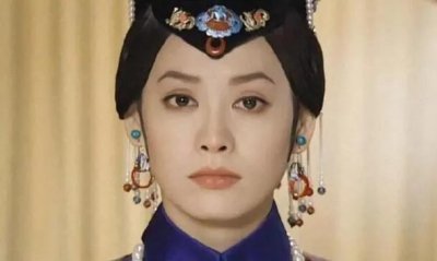 宁静20岁美艳气质不输港台明星，“双胞胎”妹妹与她相似度98%