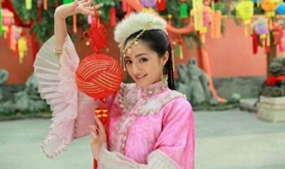 ​香妃墓被盗墓贼挖开，为什么破碎棺材在水里漂浮？尸体已经不见