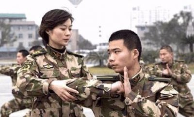 ​中国“第一警花”雷敏：16岁参军现享正师级待遇，为何嫁给保安？