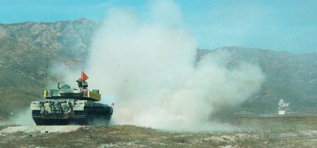 96式坦克和日本10式坦克（故障率都非常高）(9)