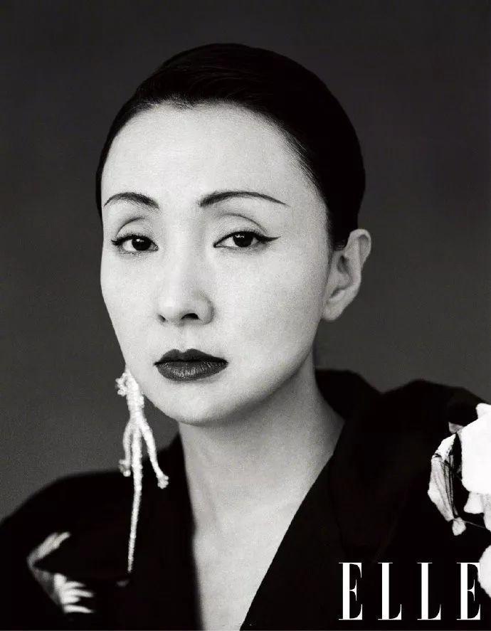 《春光灿烂猪八戒》开播20周年，47岁“小龙女”陶虹依旧恣意优雅。