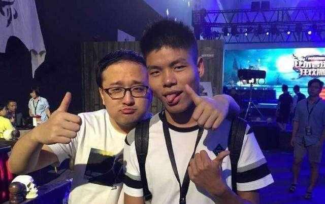 LOL笑笑确实过分了，居然编了这么污的一首歌难怪卢本伟要发飚