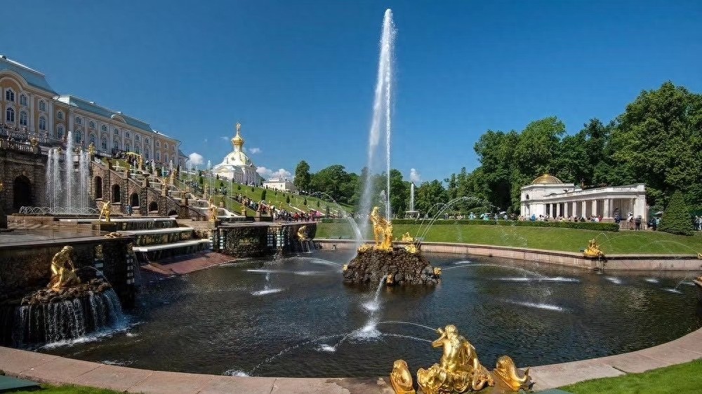 内外装饰极其华丽的“俄罗斯夏宫”