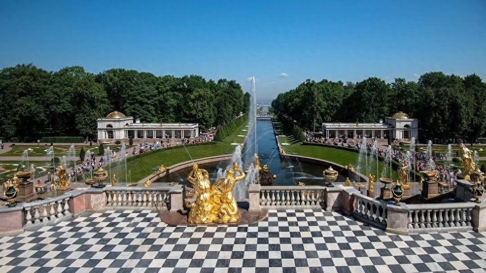 内外装饰极其华丽的“俄罗斯夏宫”