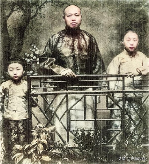 老照片：民国才女张爱玲，才貌双全，图4是张爱玲和她父亲的合影