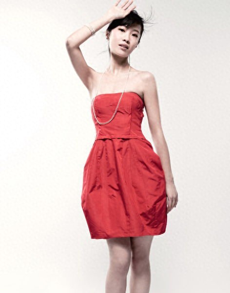 马晓灿性格直爽，大大咧咧，是剧组里的开心果