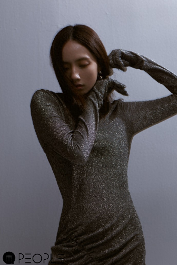 快女歌手刘惜君性感狂野的大美形象