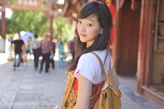 她是吴彦祖深爱的“虞姬”，《芈月传》的魏美人，真实纯美