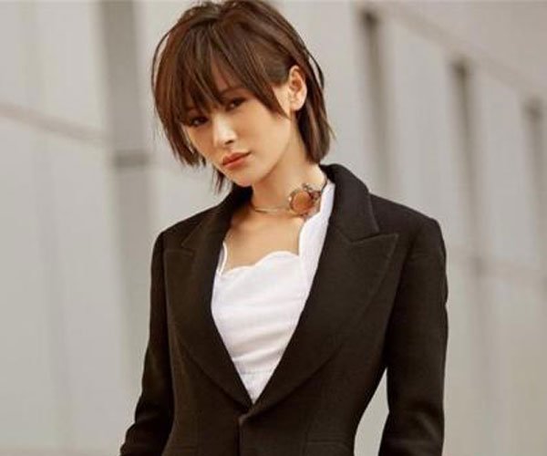 王子文和王朔什么关系（王子文为了王朔才把贾乃亮给蹬了）(1)_