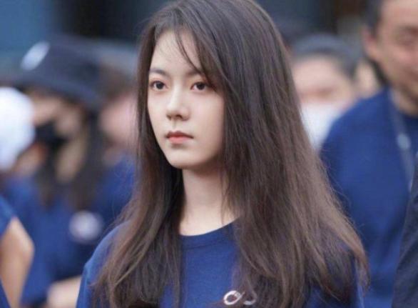 赵今麦二中校庆主持（星圈学霸赵今麦）(3)