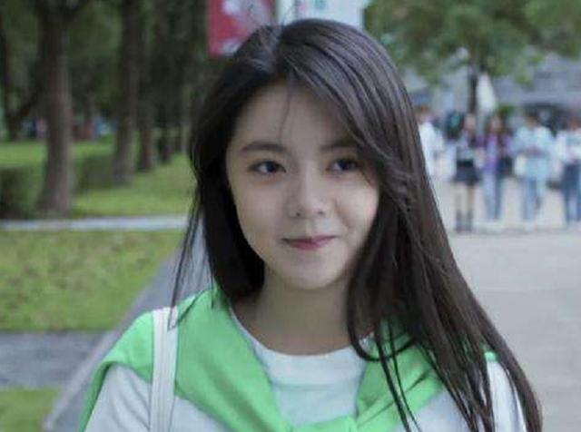 赵今麦二中校庆主持（星圈学霸赵今麦）(4)