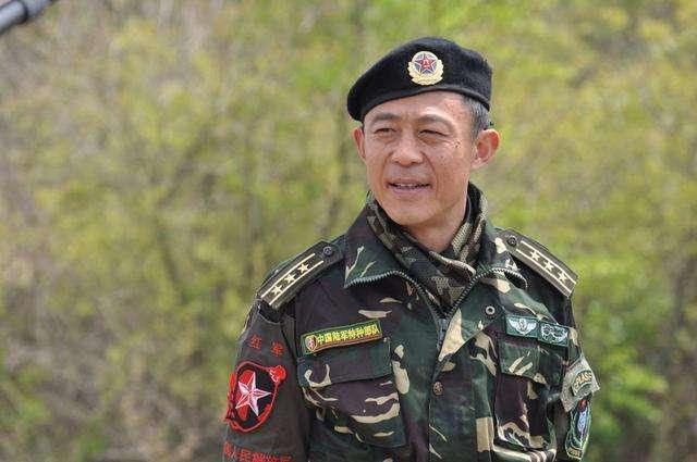 赵德汉是谁扮演（赵德汉扮演者侯勇丰富的感情经历和前后三任妻子）(7)