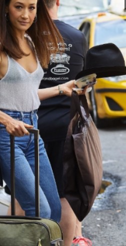 曾拿下吴彦祖和陈冠希的女神Maggie Q，好久不见，已有岁月的痕迹