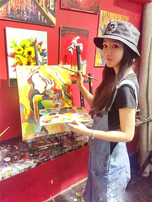 《爱情公寓》的心凌，以清新可人的风格聚焦众人目光