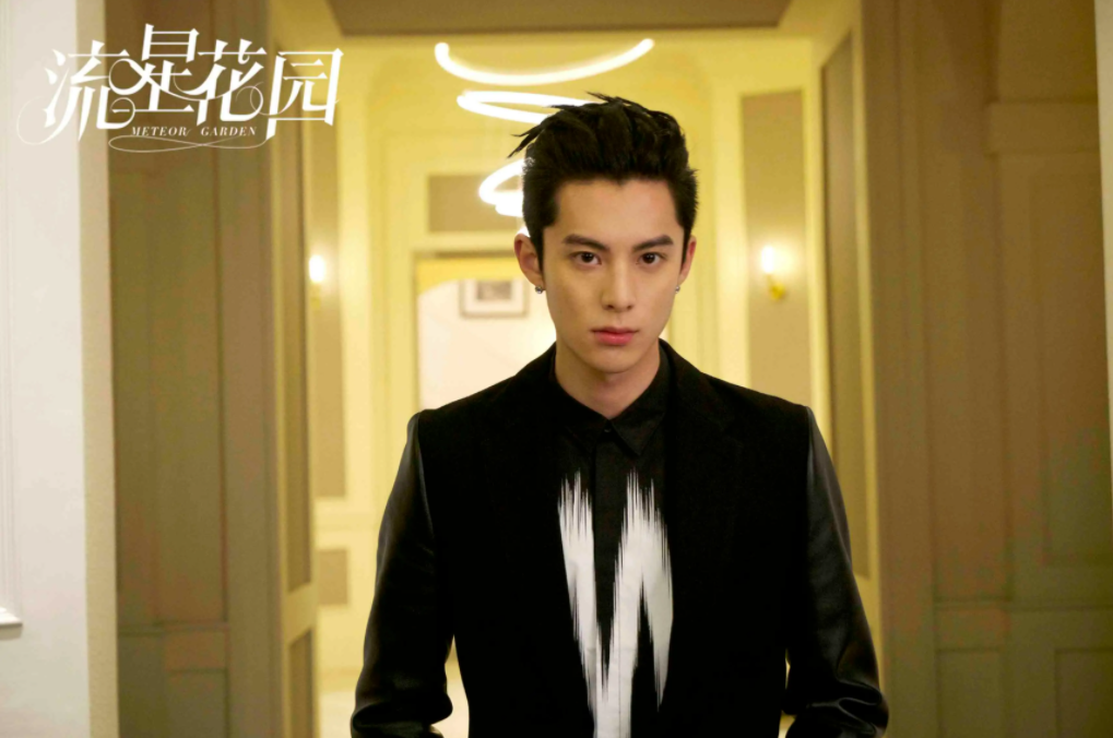 王鹤棣个人资料简介及家世（“脸蛋天才”王鹤棣：19岁让韩国机场瘫痪，他究竟能有多帅？）