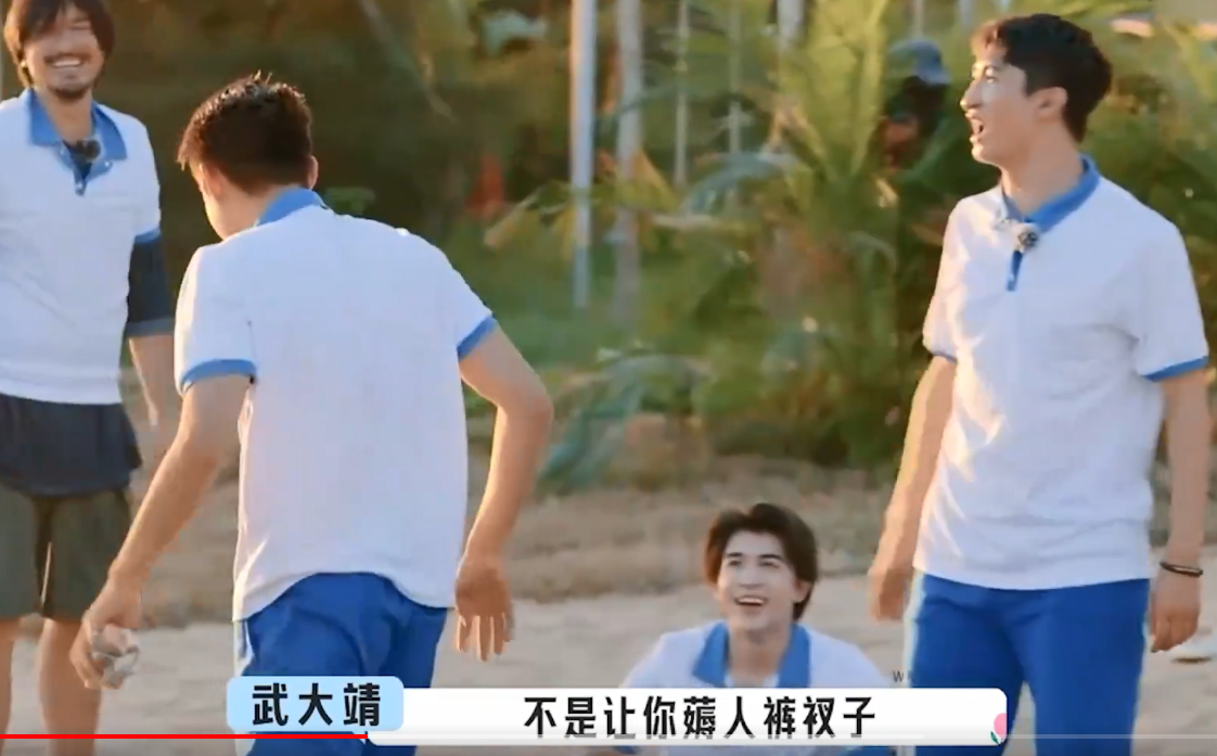 王鹤棣个人资料简介及家世（“脸蛋天才”王鹤棣：19岁让韩国机场瘫痪，他究竟能有多帅？）