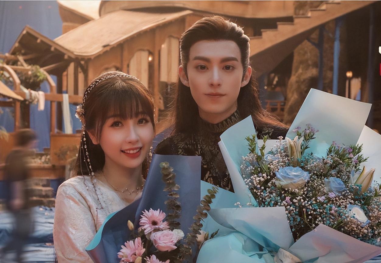 王鹤棣个人资料简介及家世（“脸蛋天才”王鹤棣：19岁让韩国机场瘫痪，他究竟能有多帅？）