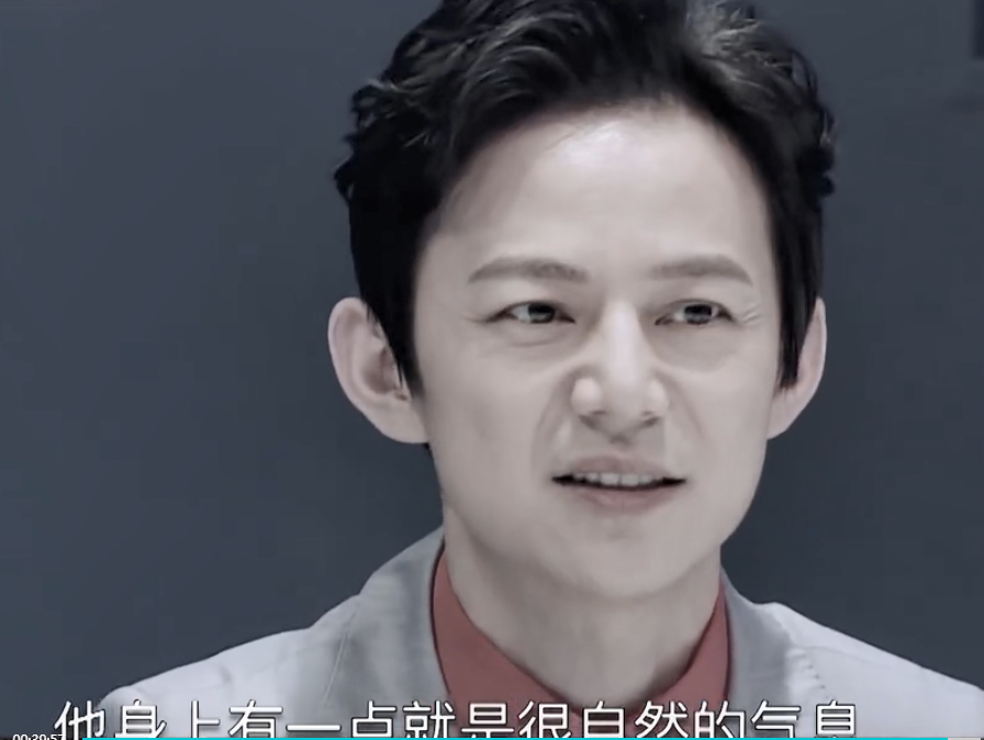 王鹤棣个人资料简介及家世（“脸蛋天才”王鹤棣：19岁让韩国机场瘫痪，他究竟能有多帅？）