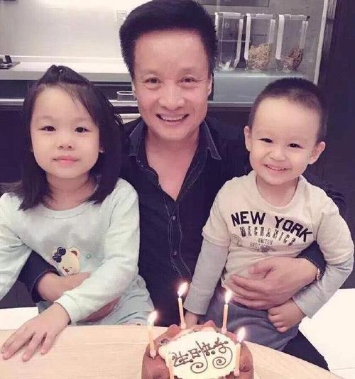 好男人阎维文：陪妻子抗癌33年，女儿嫁进名门，亲家比他还厉害