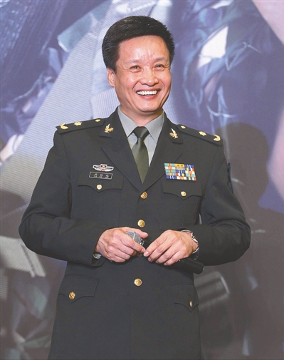 好男人阎维文：陪妻子抗癌33年，女儿嫁进名门，亲家比他还厉害