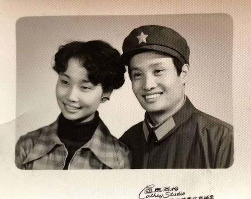 好男人阎维文：陪妻子抗癌33年，女儿嫁进名门，亲家比他还厉害