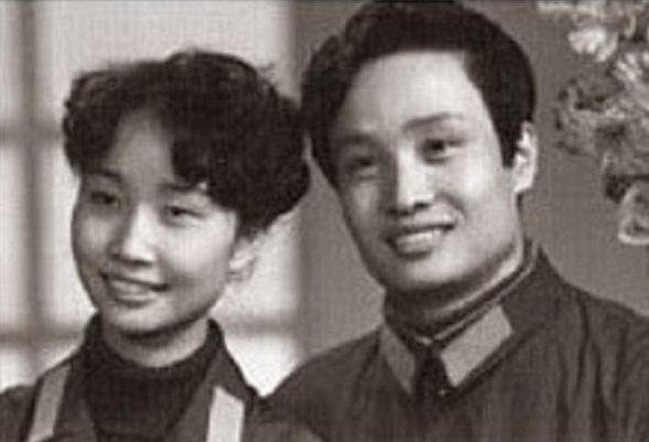 好男人阎维文：陪妻子抗癌33年，女儿嫁进名门，亲家比他还厉害