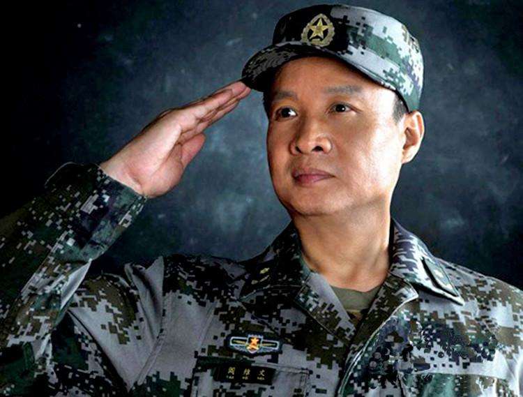 好男人阎维文：陪妻子抗癌33年，女儿嫁进名门，亲家比他还厉害