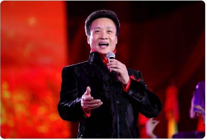 好男人阎维文：陪妻子抗癌33年，女儿嫁进名门，亲家比他还厉害