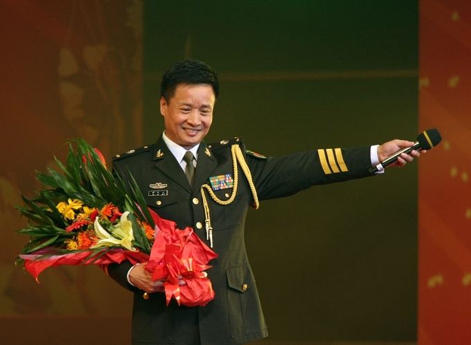 好男人阎维文：陪妻子抗癌33年，女儿嫁进名门，亲家比他还厉害