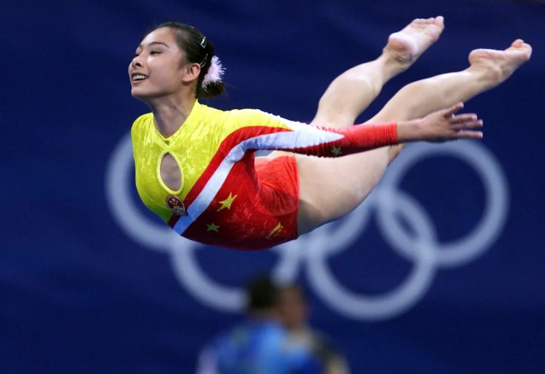 刘璇36岁嫁穷小伙(体操皇后刘璇婚后怎样)