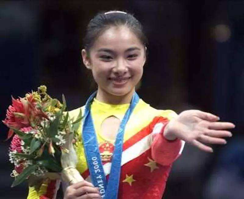 刘璇36岁嫁穷小伙(体操皇后刘璇婚后怎样)