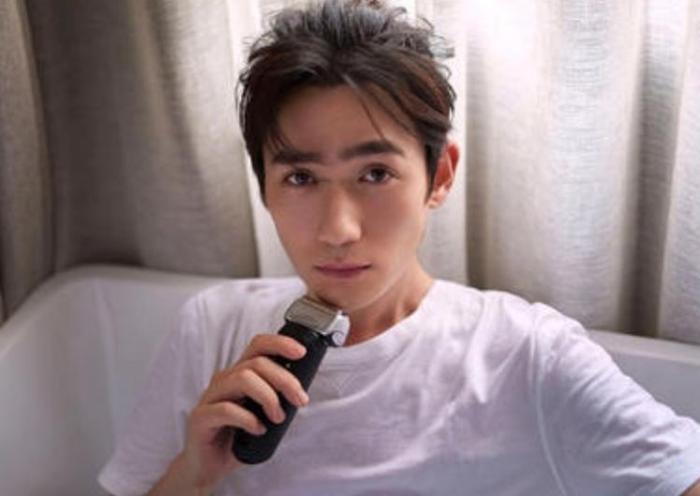 朱一龙家境有多好？小学每周乘飞机去北京，大学爱好一般人不敢想