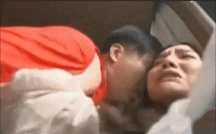 中俄火车大劫案: 一女乘客遭施暴6天, 曾3次妄图自杀解脱