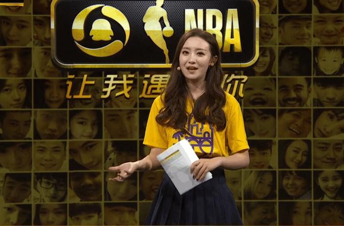 篮球女主播佳依颜值高过美娜、小七, 直播场次太少引网友不满