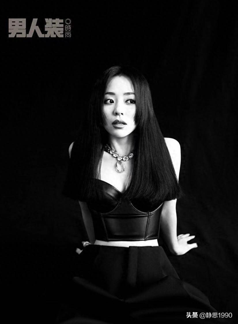 张靓颖男人装封面：美腿黑丝大玩性感，十分吸睛