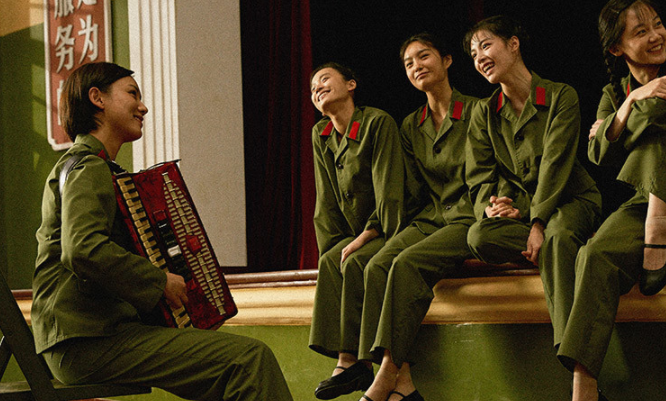 《芳华》被禁的真正原因 （《芳华》国庆突然撤档怎么回事）(2)_