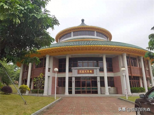 能进来这里的都是精英或人才，中山最好的高中“中山市纪念中学”